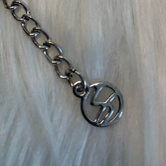 Elegant Silver Necklace - Picture 3 of 6